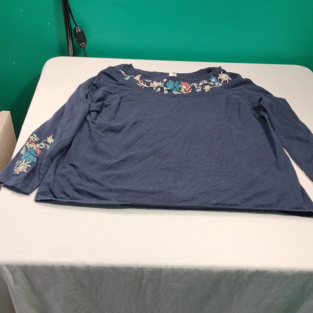 CJ Banks Navy Blue Top with Floral Embroidery Size 1X